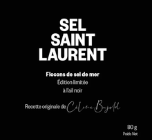 Charger l&#39;image dans la galerie, Sel d&#39;ail noir fait avec des cristaux de sel québécois de Sel Saint-Laurent